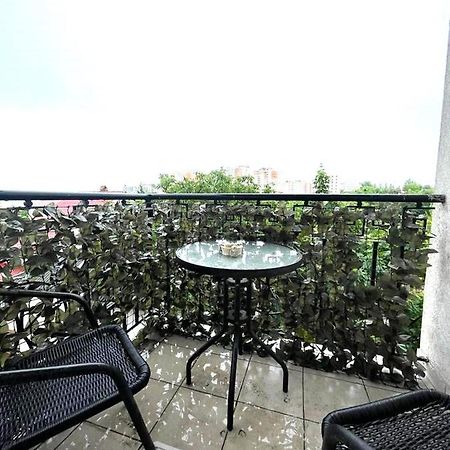 Large Apartment !!!Ciuflea Str. 키시나우 외부 사진